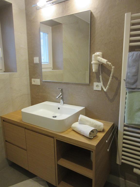 Appartements Haus Bachmann San Candido Bagian luar foto