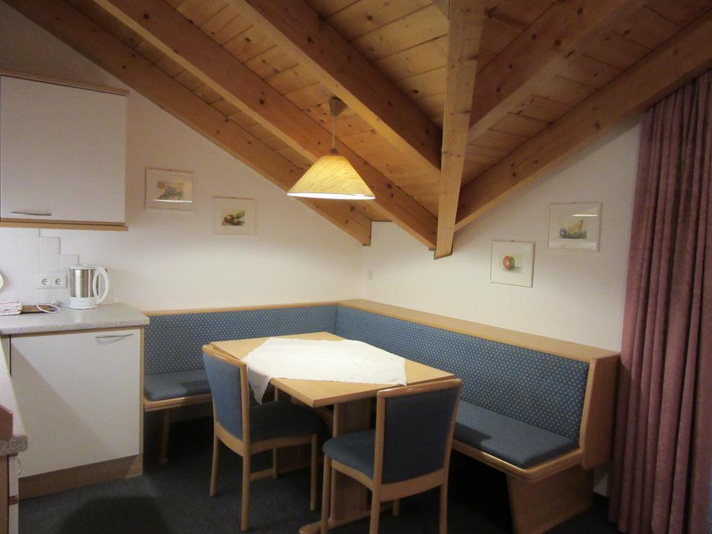 Appartements Haus Bachmann San Candido Bagian luar foto
