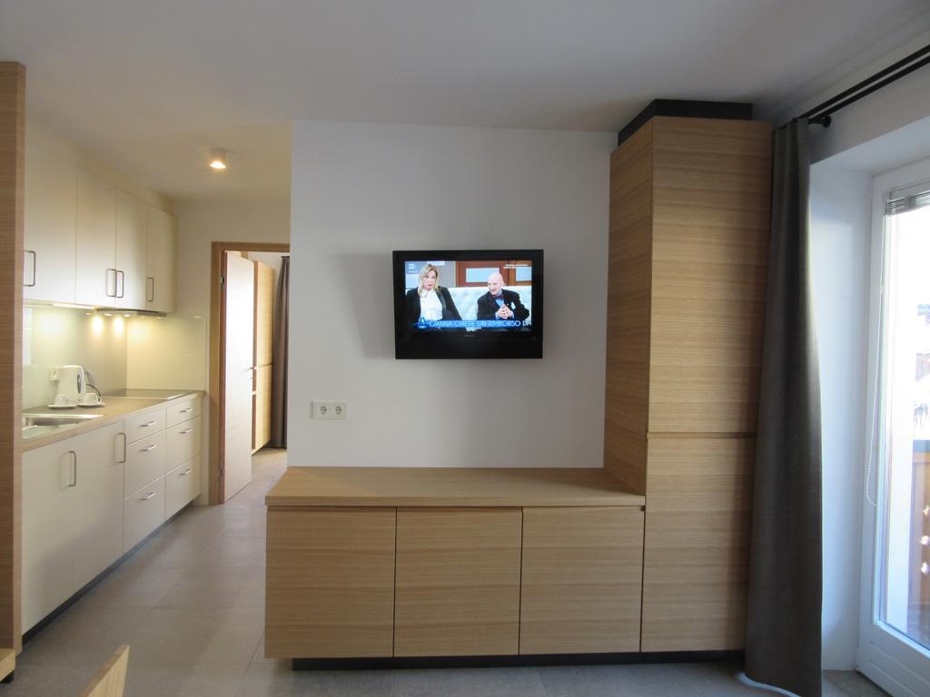 Appartements Haus Bachmann San Candido Bagian luar foto