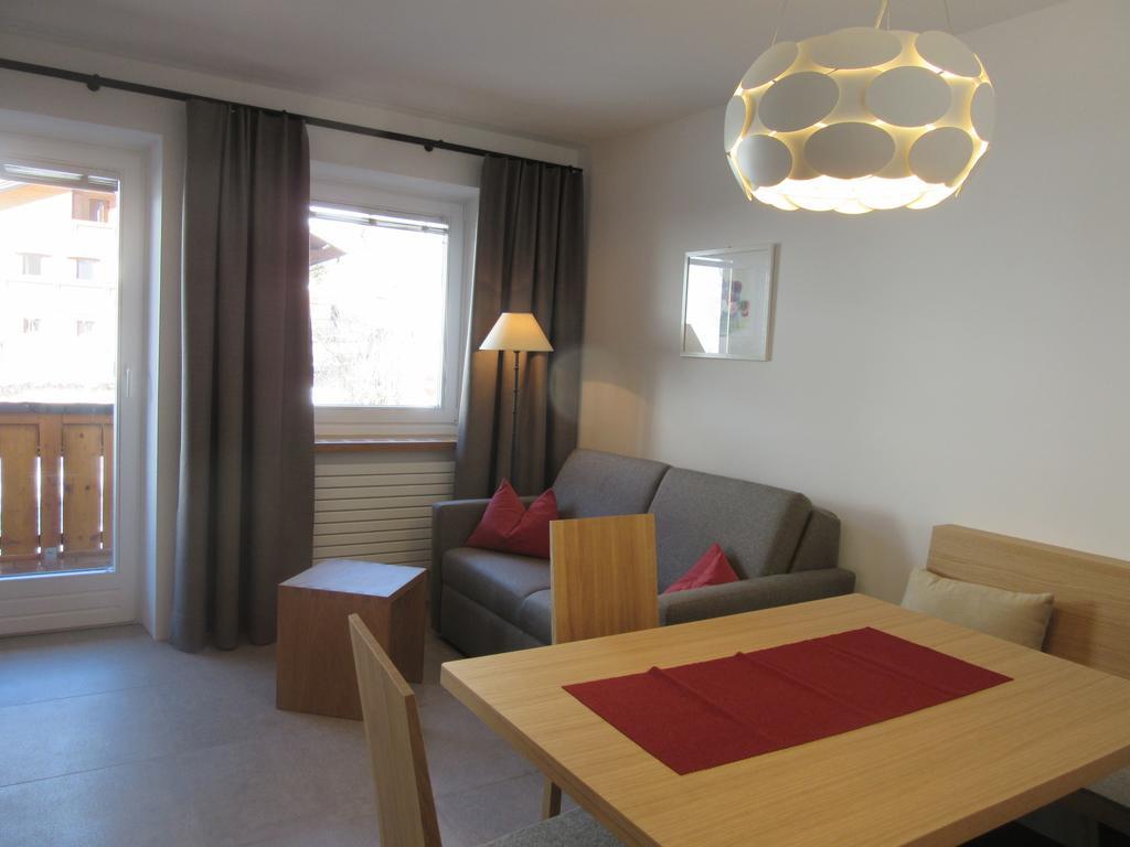 Appartements Haus Bachmann San Candido Bagian luar foto