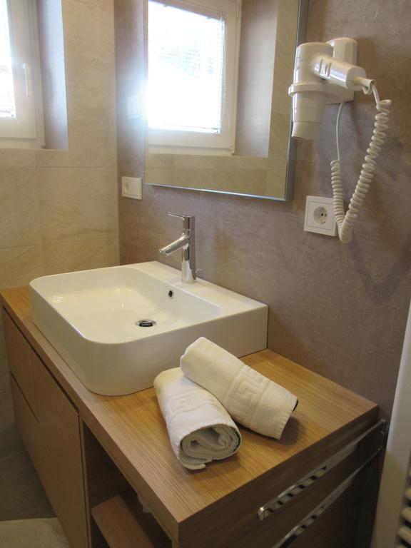 Appartements Haus Bachmann San Candido Bagian luar foto